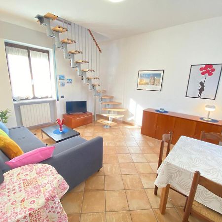 Apartmán La Discografica, Elegante E Spaziosa Per Gruppi Trezzano Rosa Exteriér fotografie