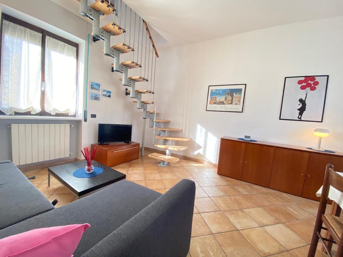Apartmán La Discografica, Elegante E Spaziosa Per Gruppi Trezzano Rosa Exteriér fotografie